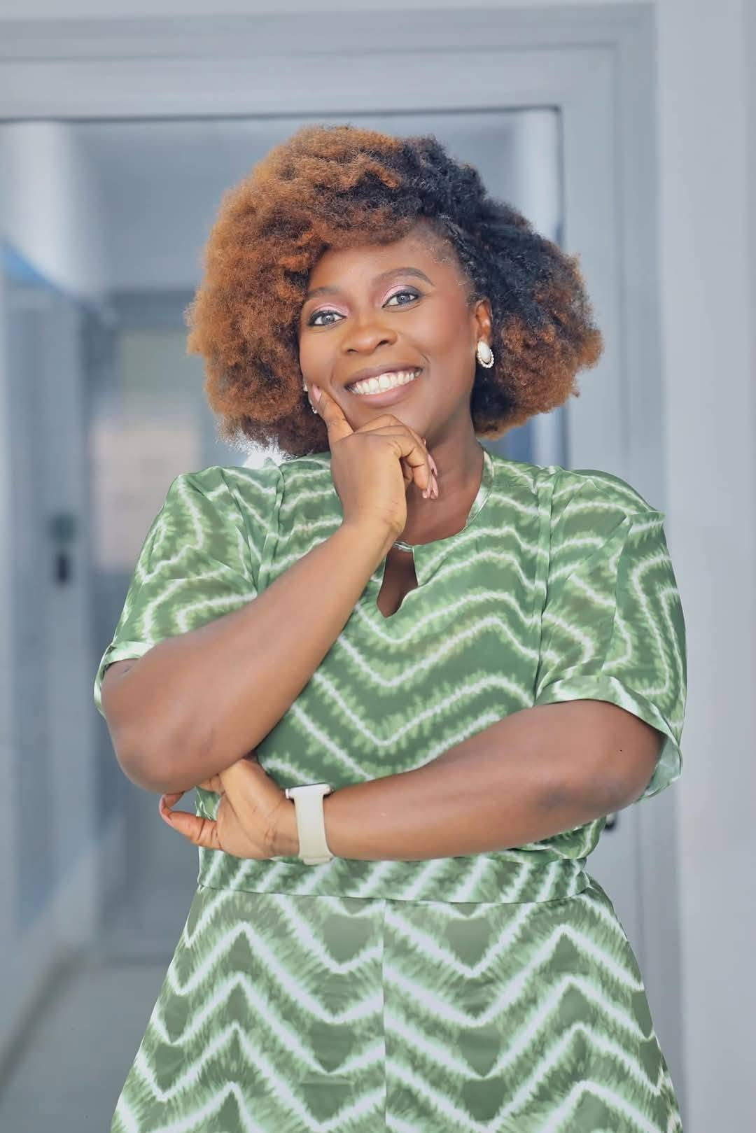 EVELYNE DEBA